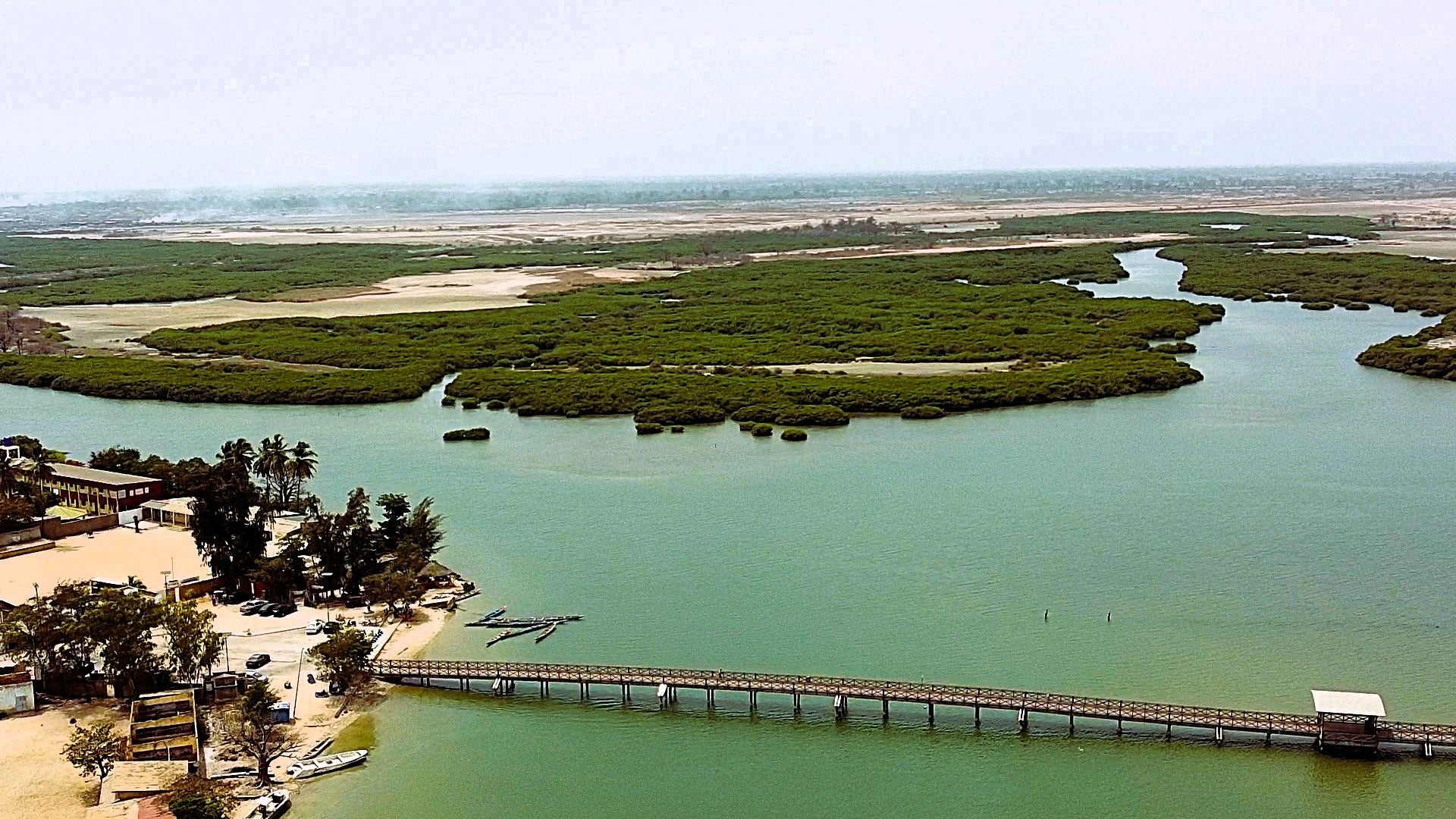 Terrain 1.000 m²  - Pied dans l'eau à Joal