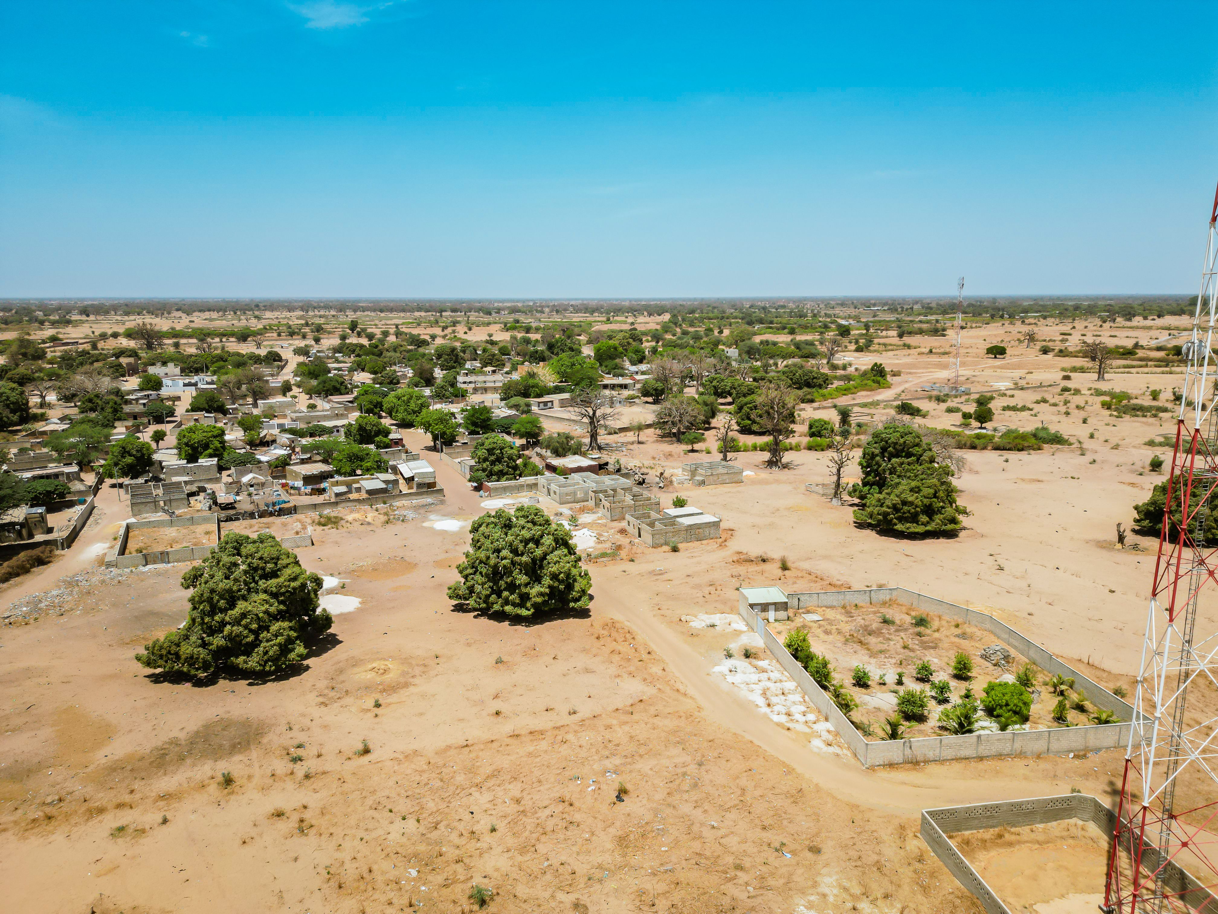 Terrain de 300 m2  – 5 km de la plage 
